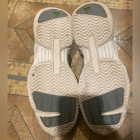 Adidas shoes - Picture 4 of 5